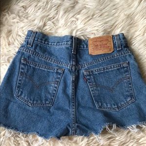 28W Vintage Levi’s 512 denim shorts-medium wash